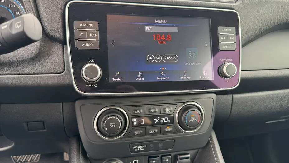 NISSAN Leaf -