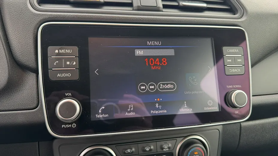 NISSAN Leaf -