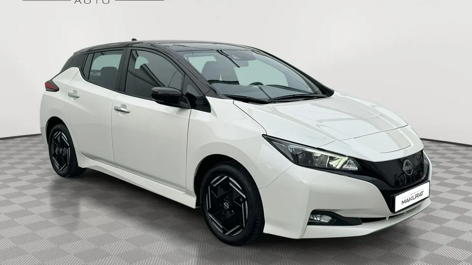 NISSAN Leaf -