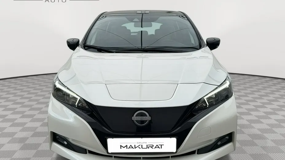 NISSAN Leaf -