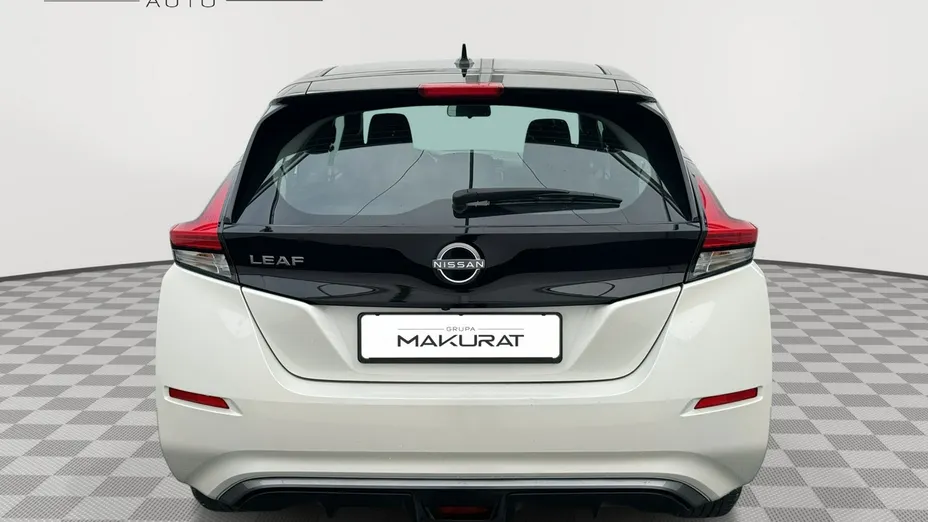 NISSAN Leaf -