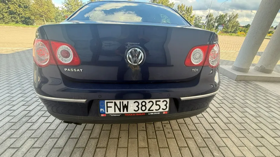 VOLKSWAGEN Passat -