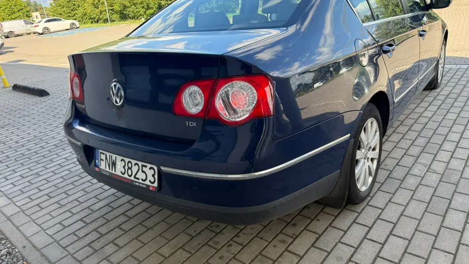 VOLKSWAGEN Passat -