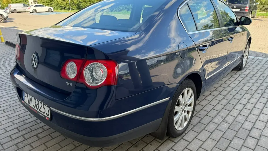 VOLKSWAGEN Passat -