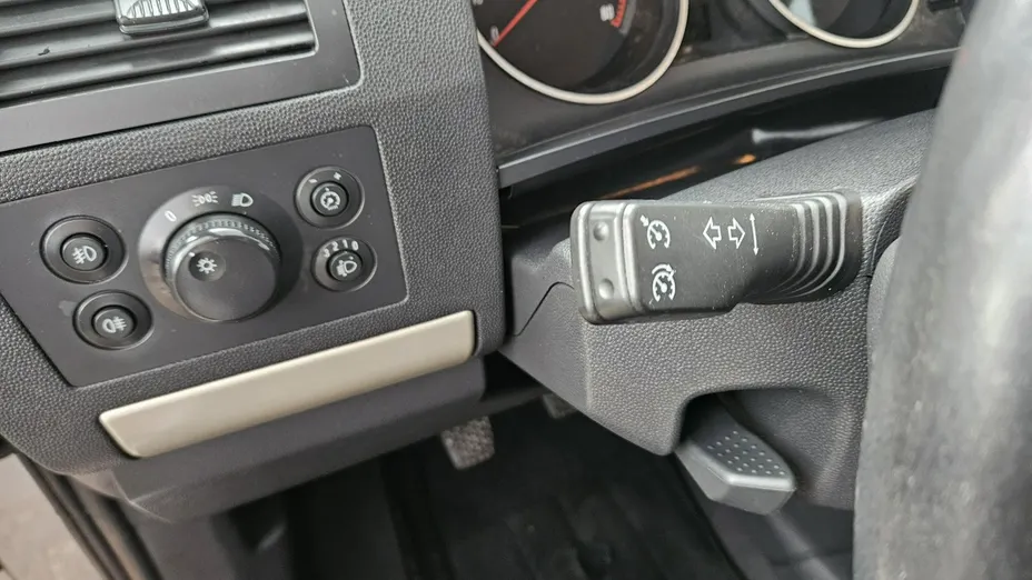 OPEL Zafira -