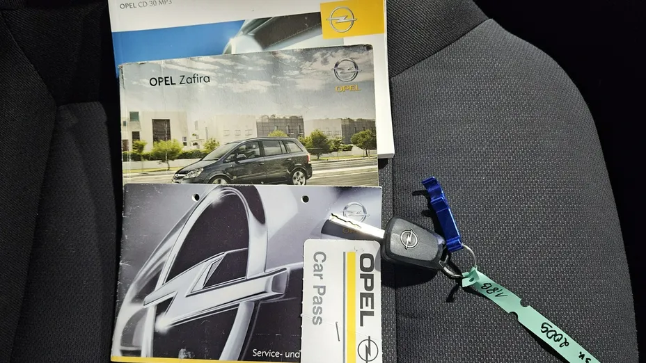 OPEL Zafira -