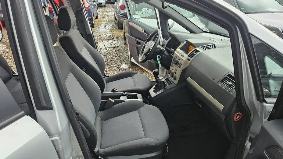 OPEL Zafira -