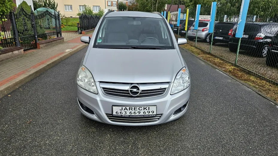 OPEL Zafira -