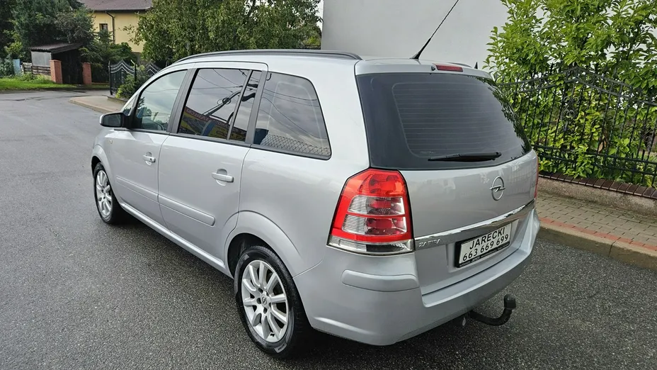 OPEL Zafira -