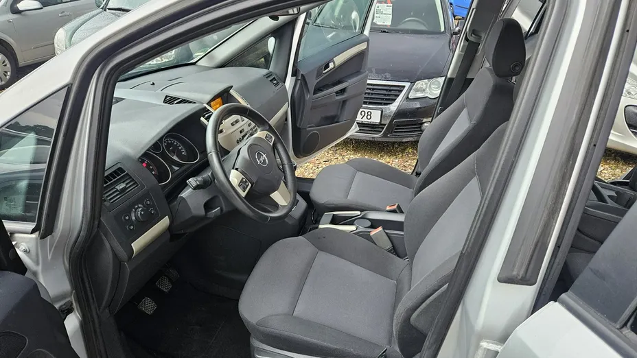 OPEL Zafira -