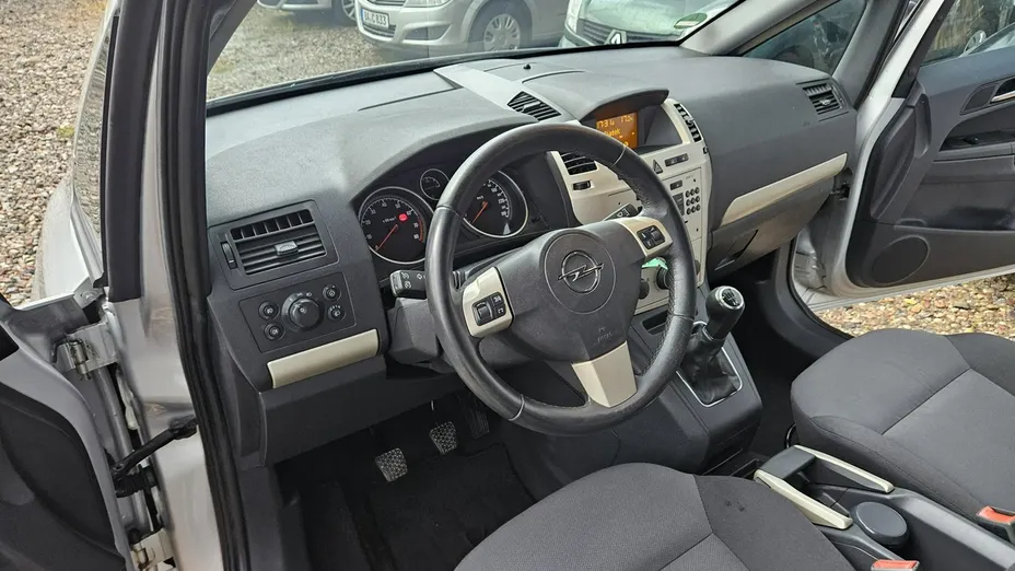 OPEL Zafira -