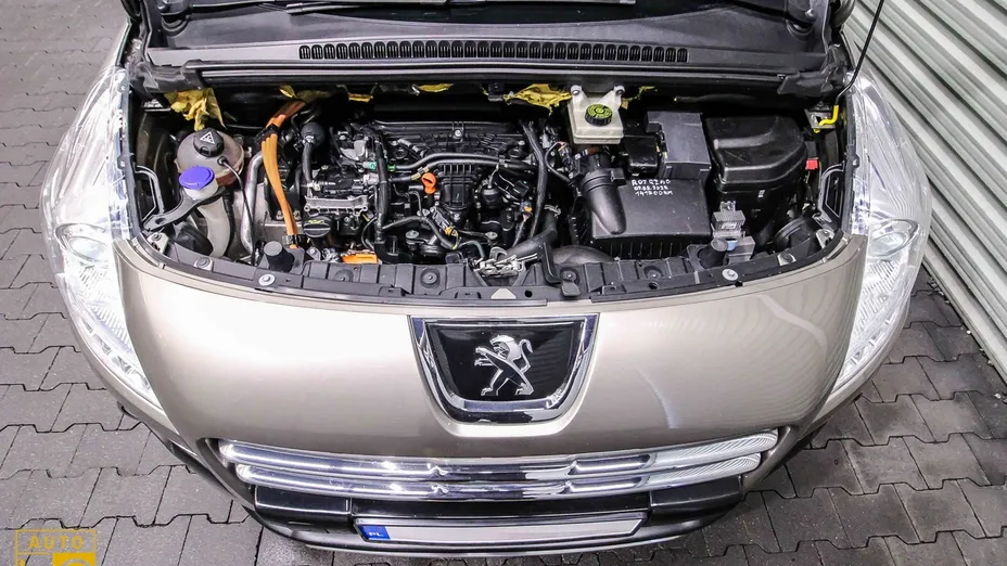 PEUGEOT 3008 -
