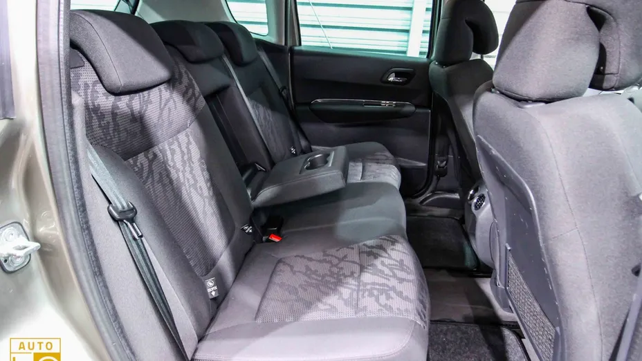 PEUGEOT 3008 -