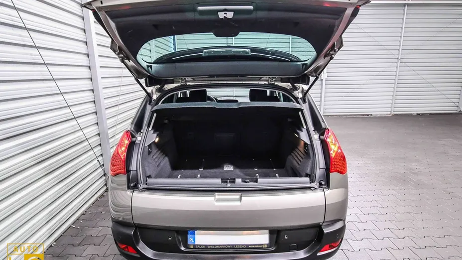 PEUGEOT 3008 -