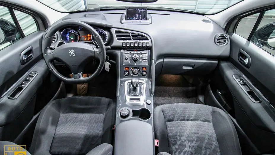 PEUGEOT 3008 -