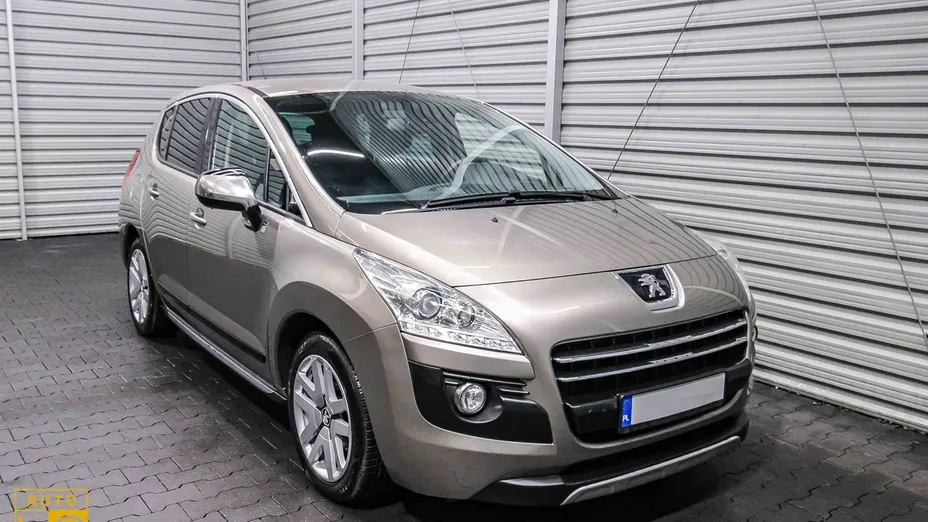 PEUGEOT 3008 -