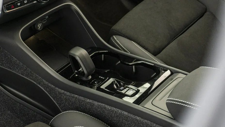 VOLVO XC40 -