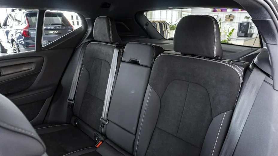 VOLVO XC40 -