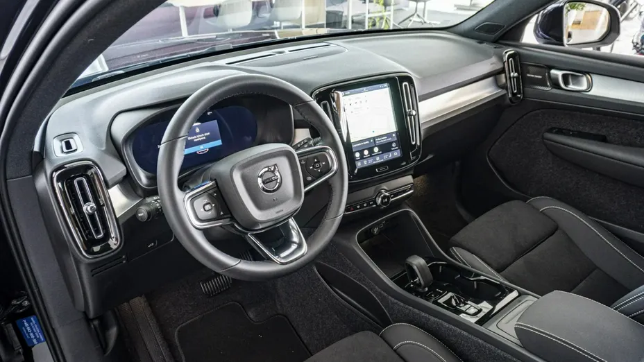 VOLVO XC40 -