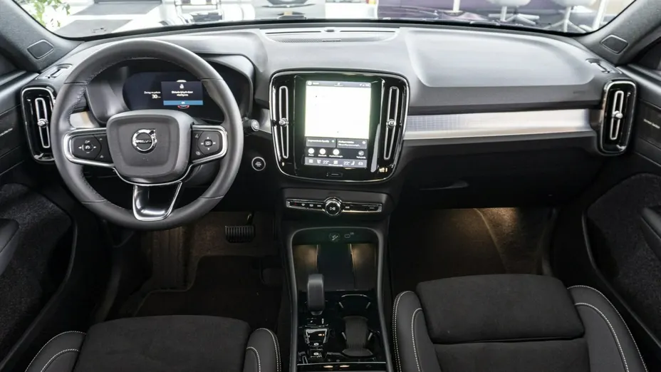 VOLVO XC40 -