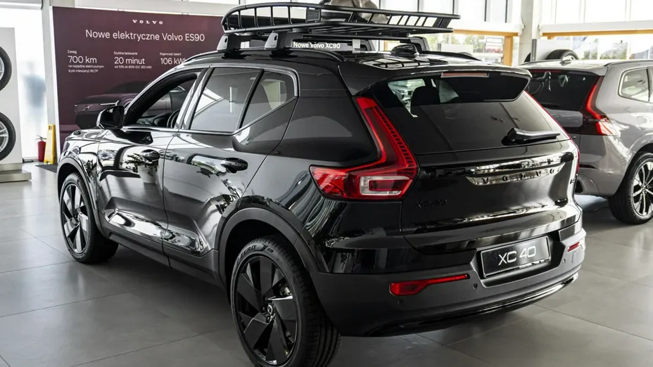 VOLVO XC40 -