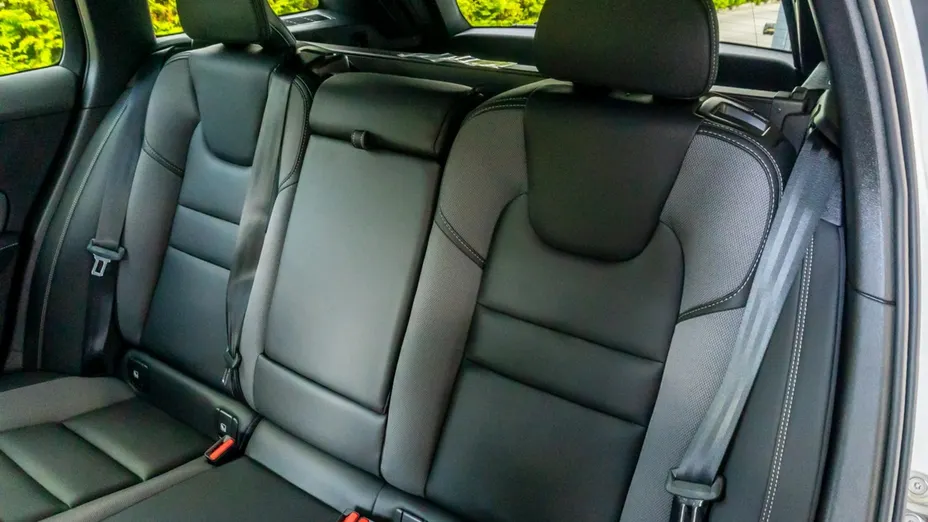 VOLVO V60 -