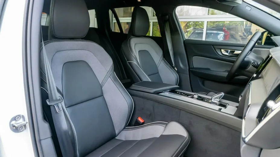 VOLVO V60 -