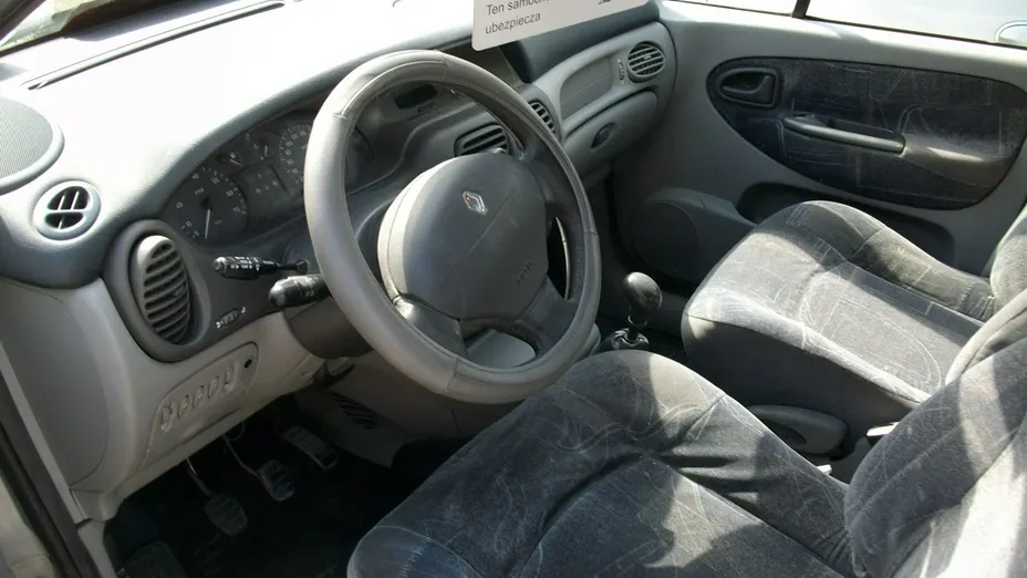 RENAULT Scenic -