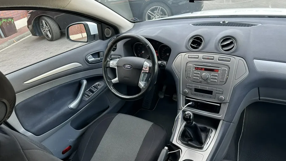 FORD Mondeo -