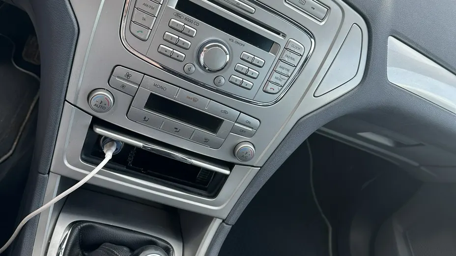 FORD Mondeo -