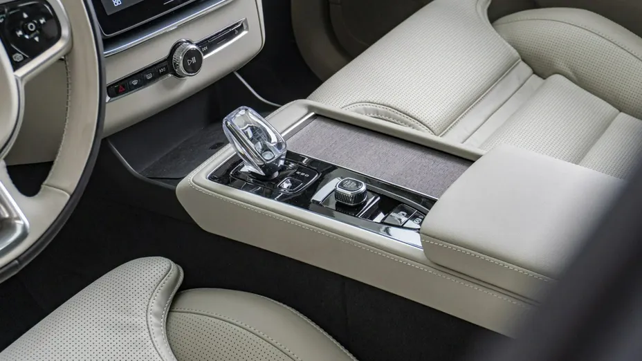 VOLVO XC90 -