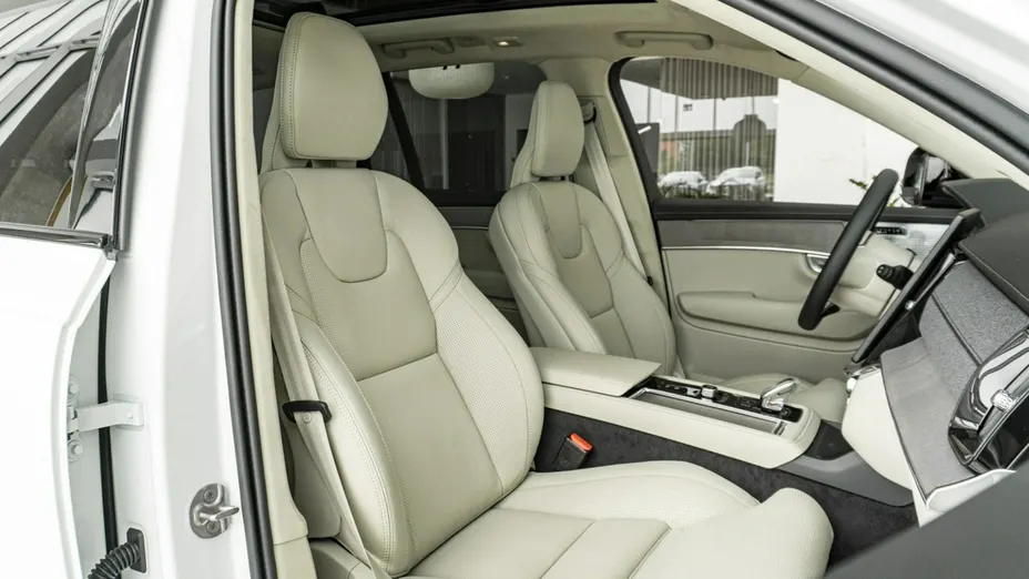 VOLVO XC90 -
