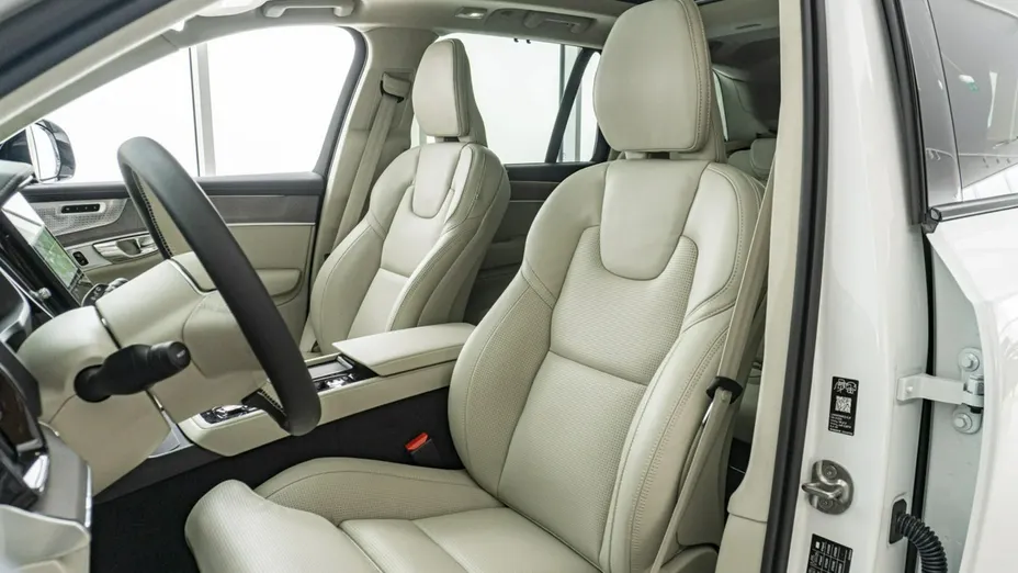 VOLVO XC90 -