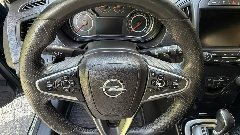 OPEL Insignia -