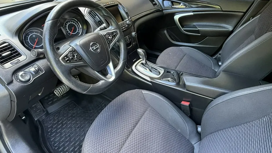 OPEL Insignia -