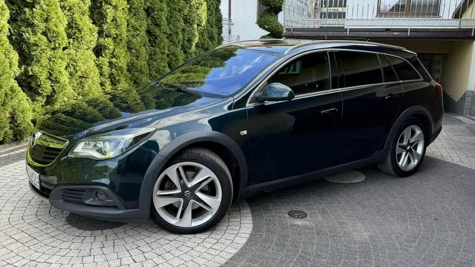 OPEL Insignia -