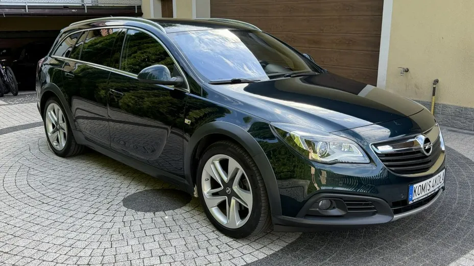 OPEL Insignia -