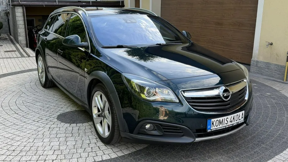 OPEL Insignia -