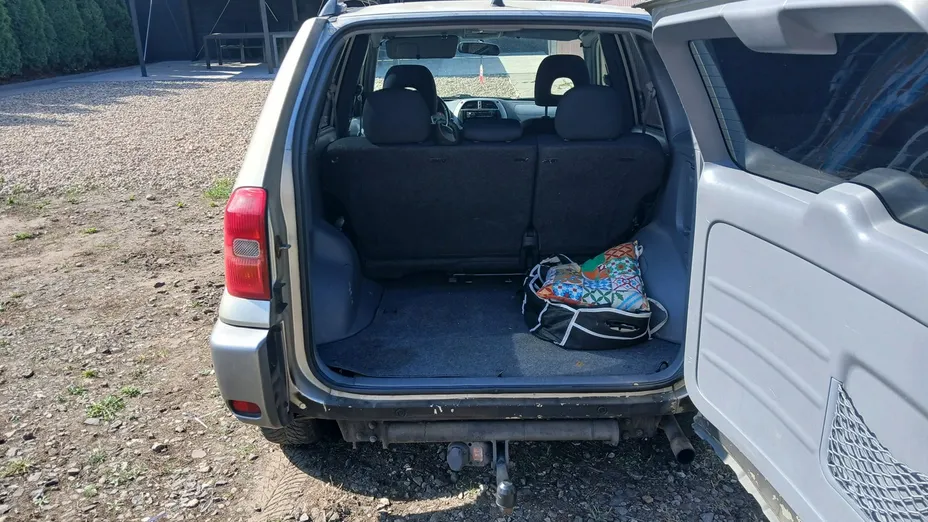 TOYOTA RAV4 -