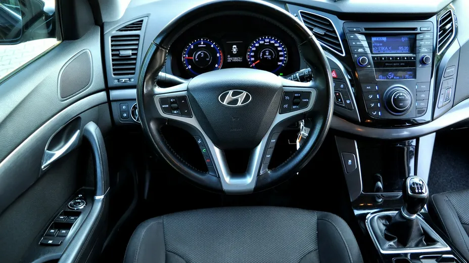 HYUNDAI i40 -