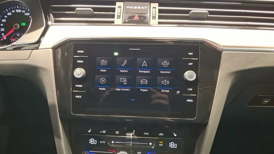 VOLKSWAGEN Passat -