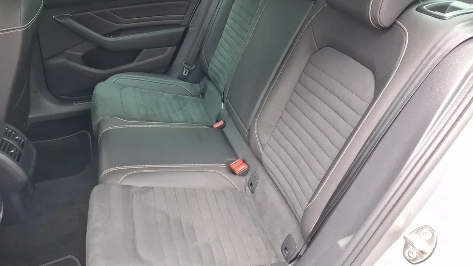 VOLKSWAGEN Passat -