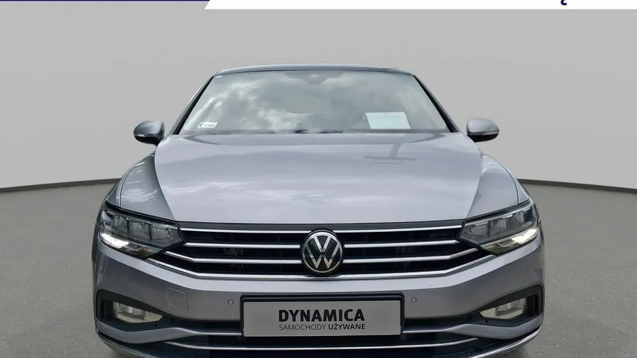 VOLKSWAGEN Passat -