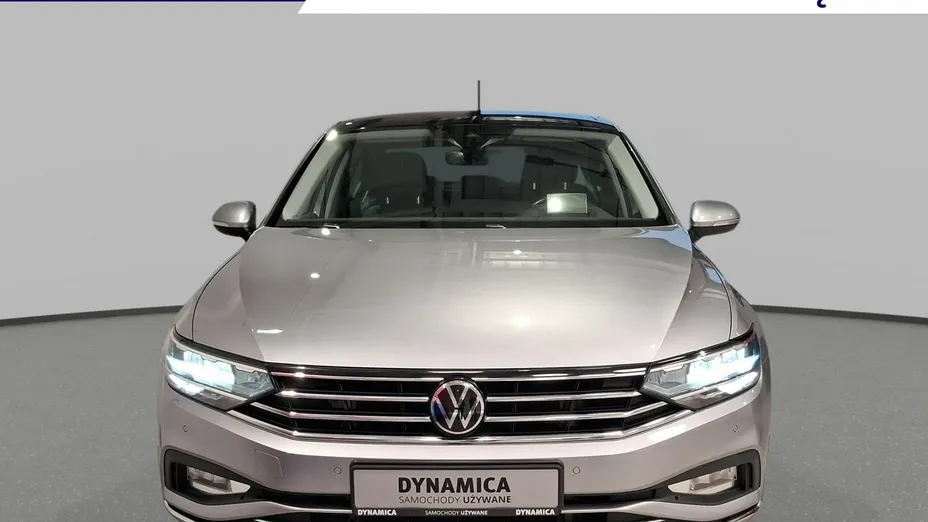 VOLKSWAGEN Passat -