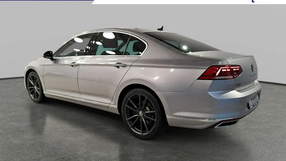 VOLKSWAGEN Passat -