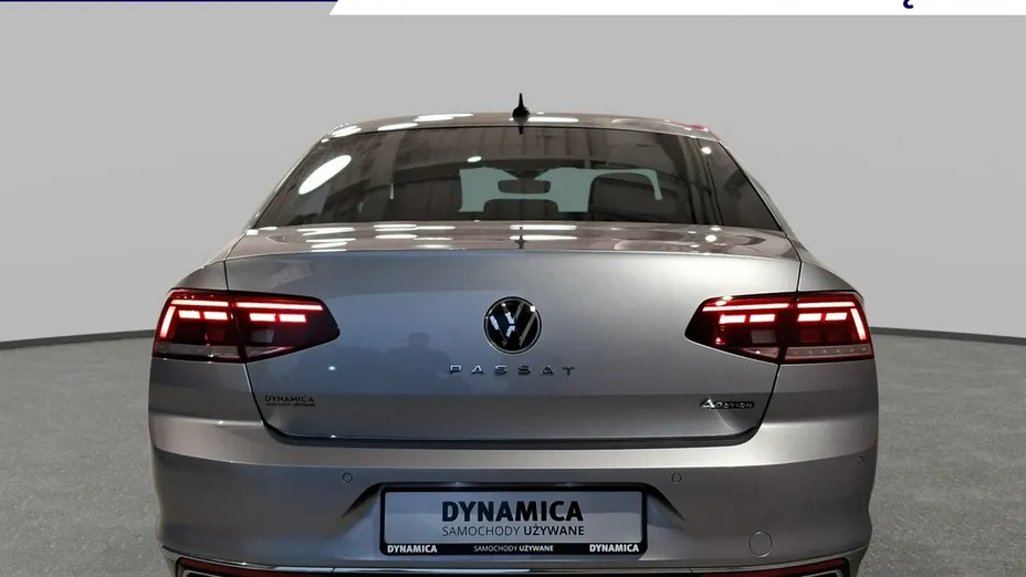 VOLKSWAGEN Passat -