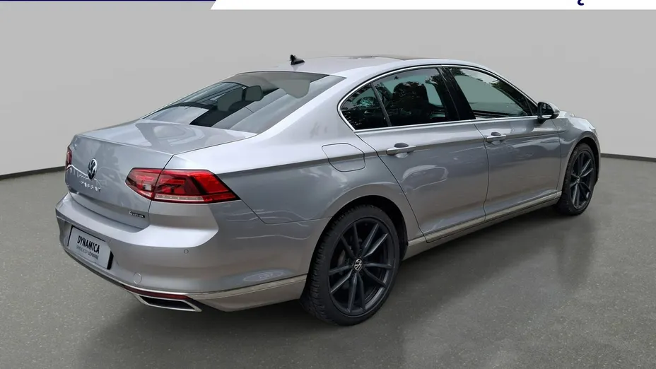 VOLKSWAGEN Passat -