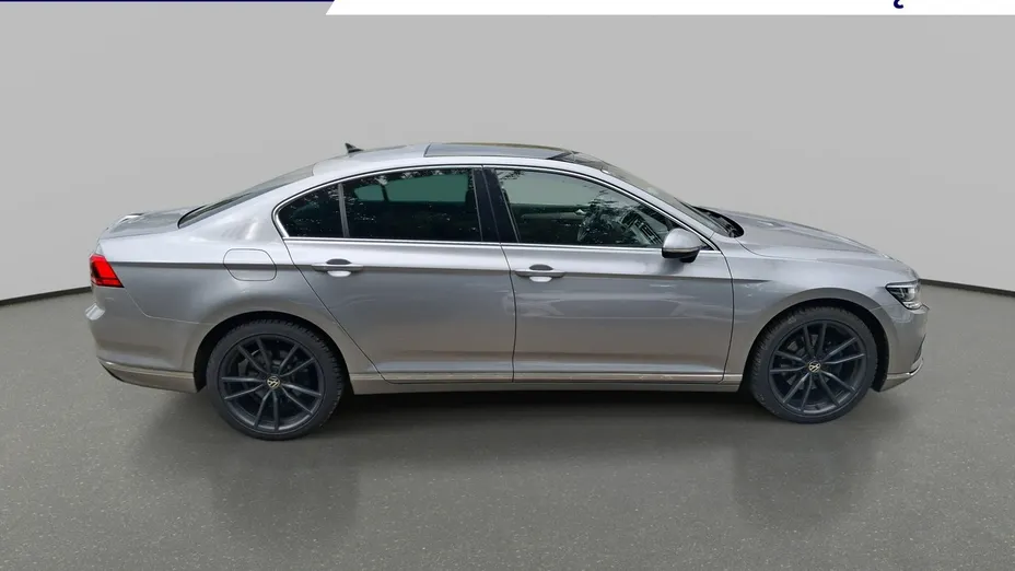 VOLKSWAGEN Passat -
