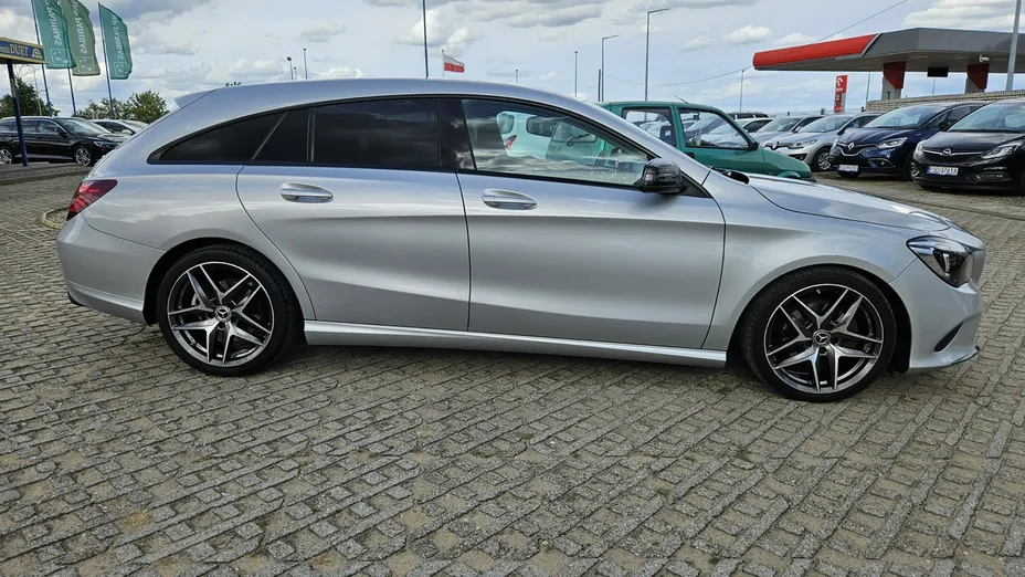 MERCEDES-BENZ CLA -