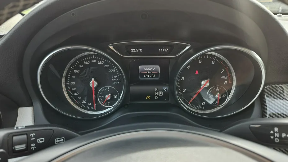 MERCEDES-BENZ CLA -